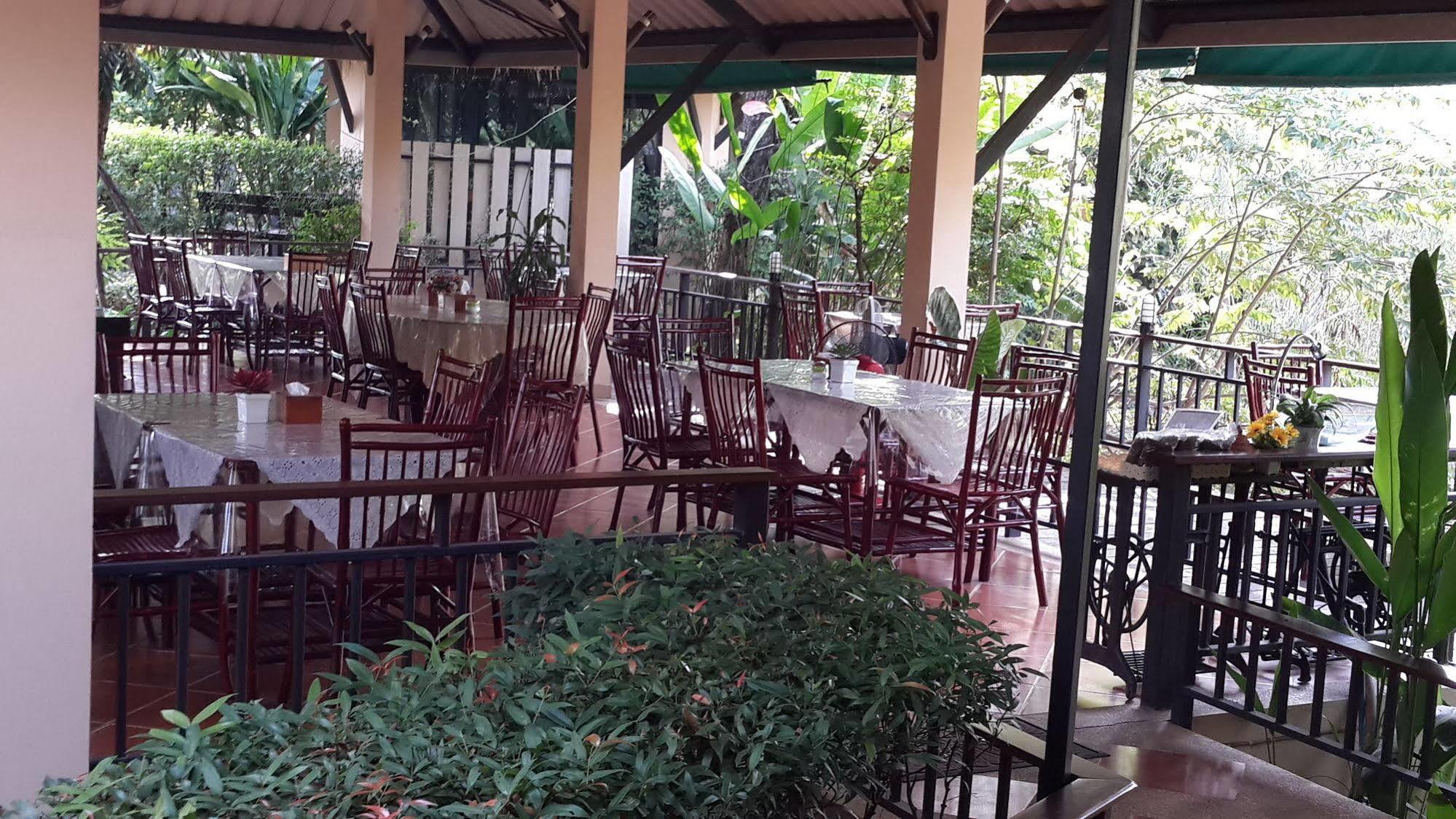 Ingnatee Resort Pathum Thani Bagian luar foto